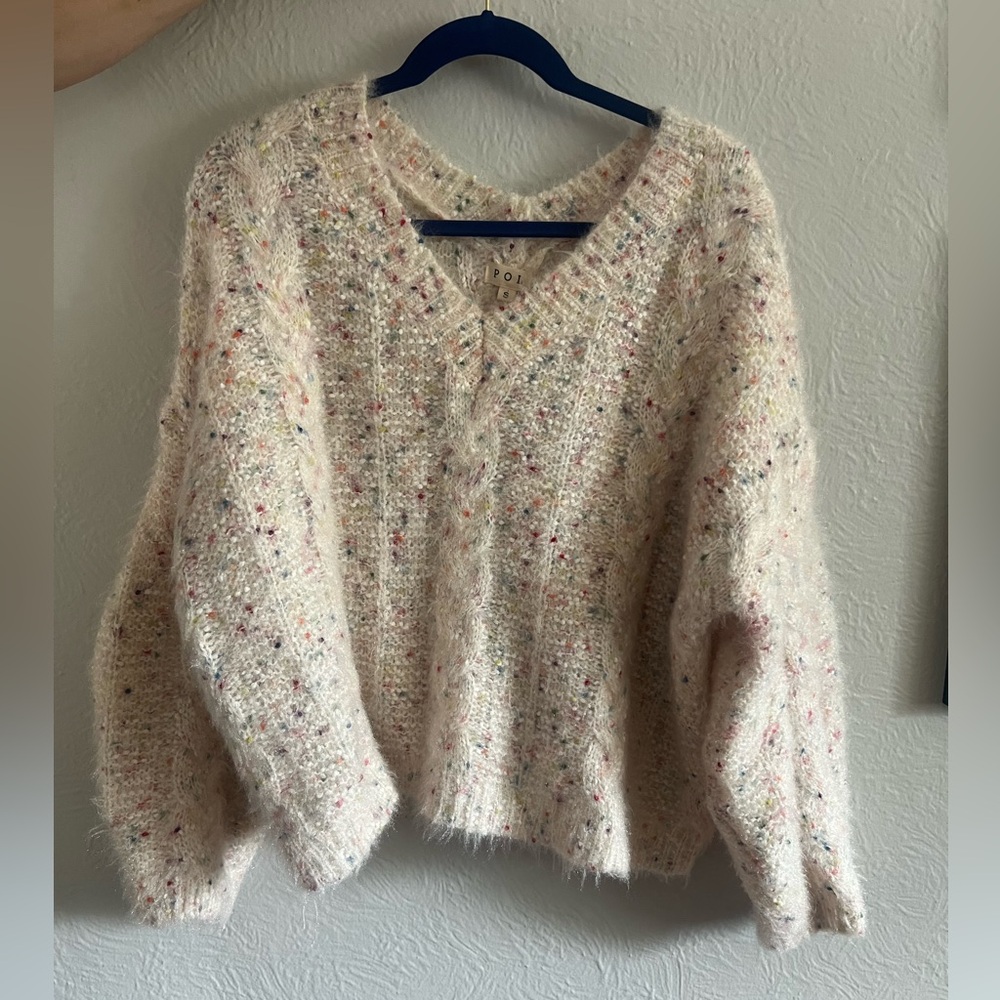 Cozy multi-colored V-neck Sweater